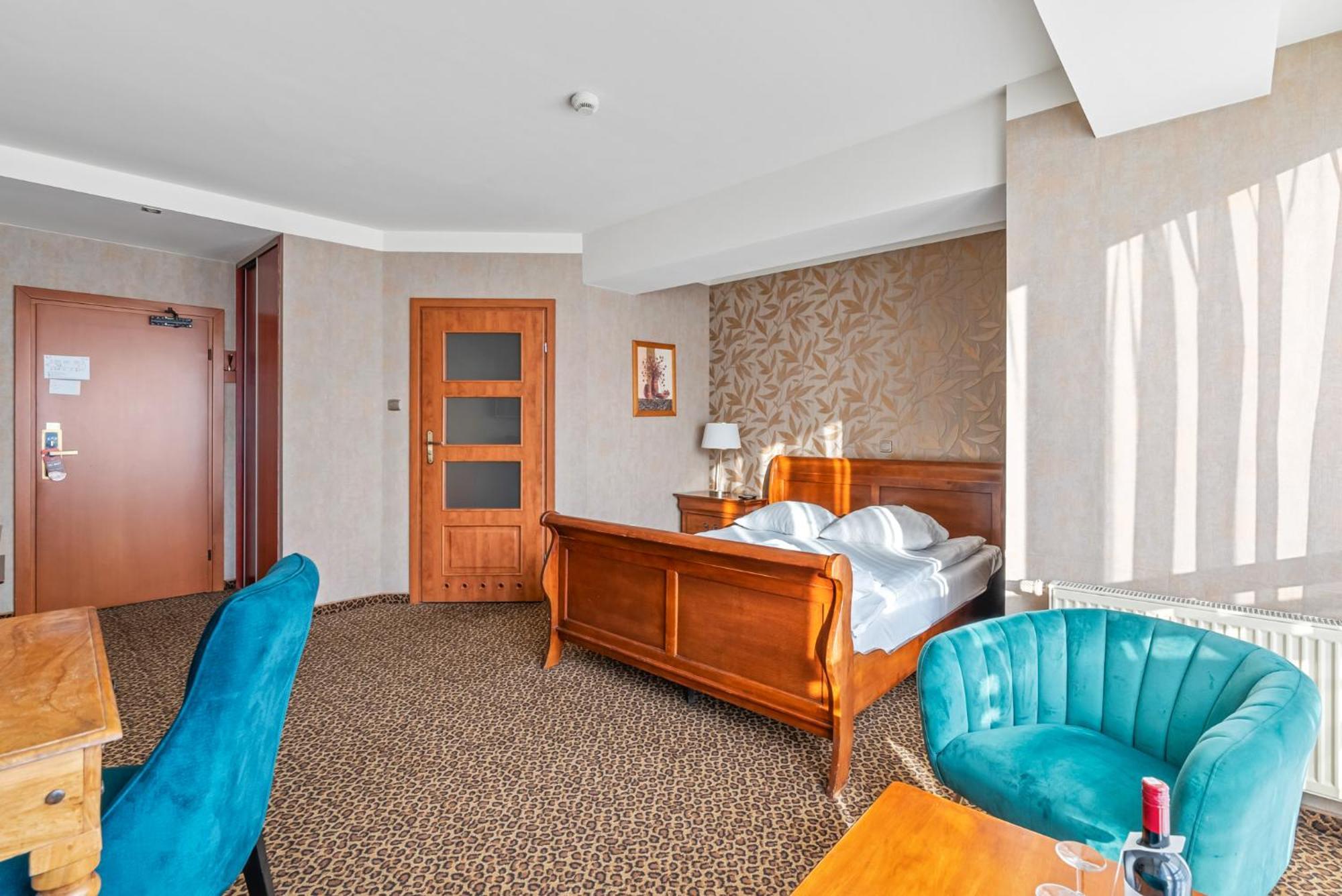 Hotel Diament Vacanza Katowice - Siemianowice Семяновице-Слёнске Экстерьер фото