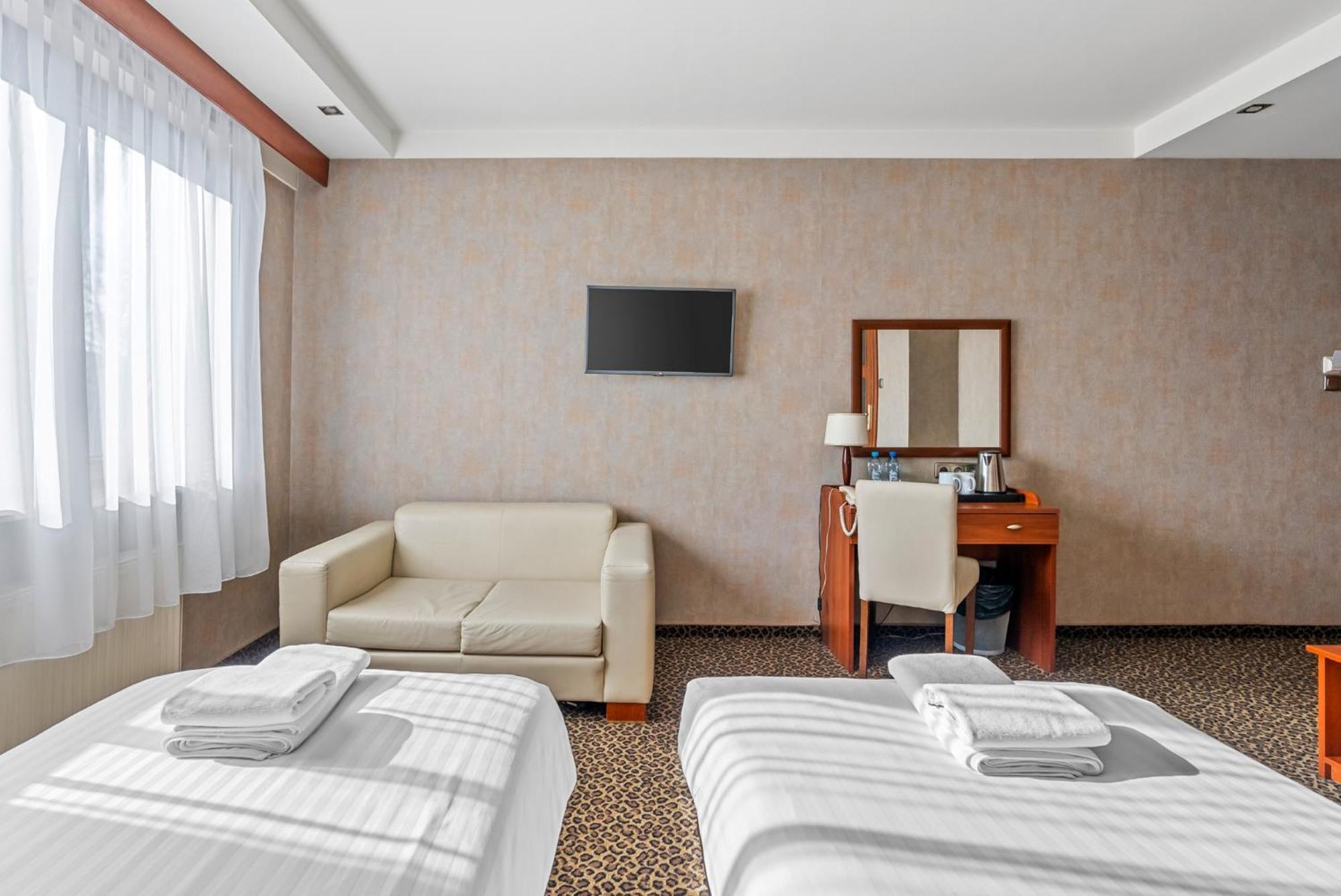 Hotel Diament Vacanza Katowice - Siemianowice Семяновице-Слёнске Экстерьер фото
