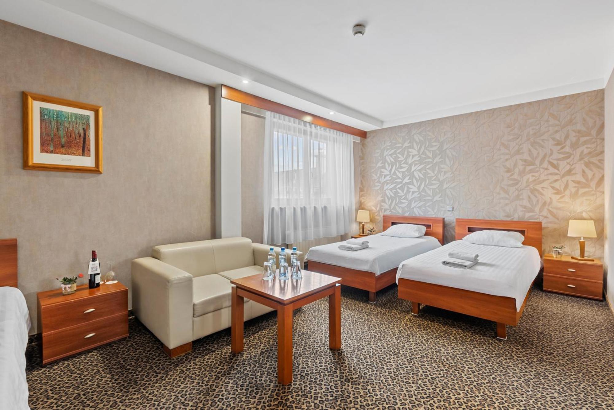 Hotel Diament Vacanza Katowice - Siemianowice Семяновице-Слёнске Экстерьер фото