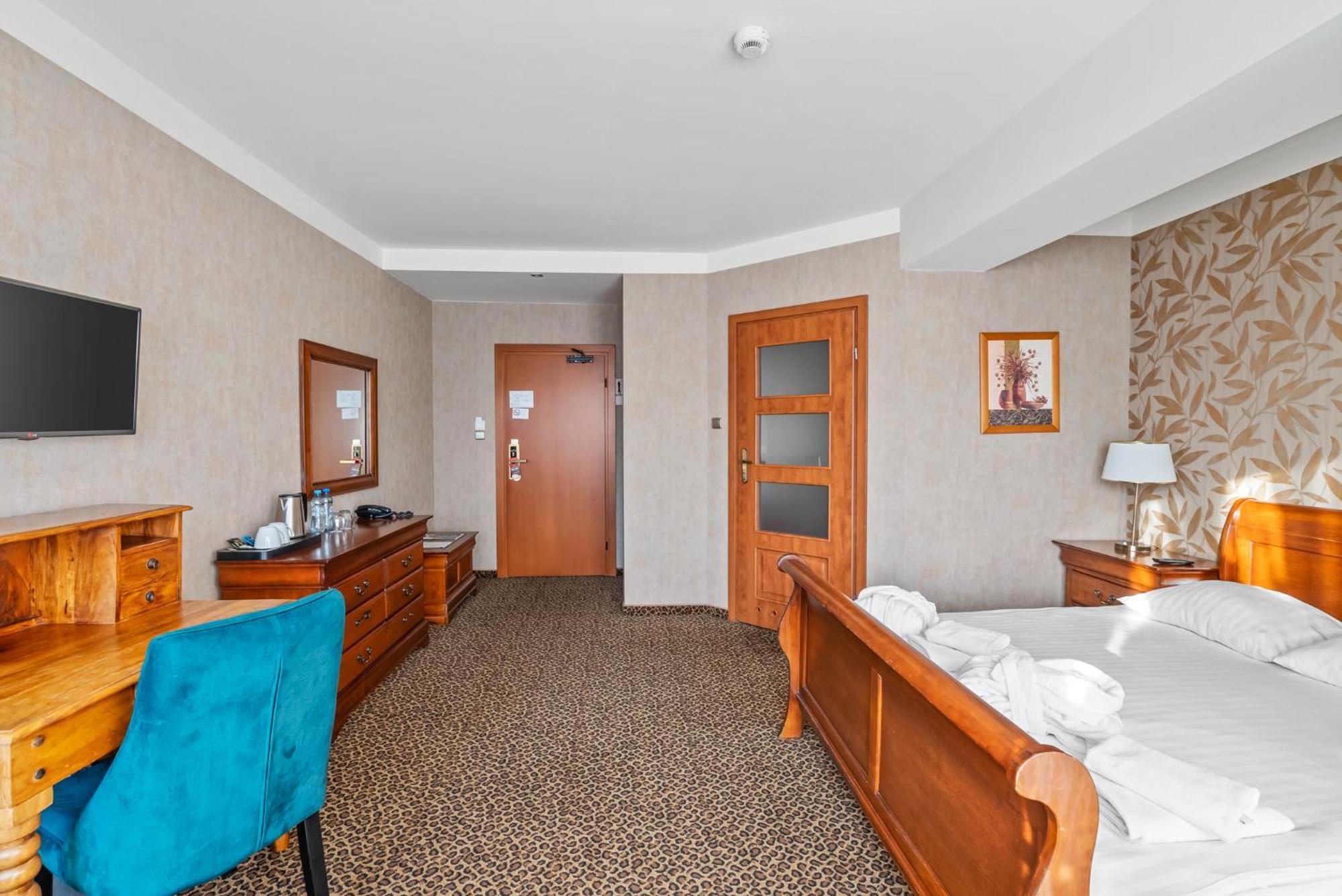 Hotel Diament Vacanza Katowice - Siemianowice Семяновице-Слёнске Экстерьер фото
