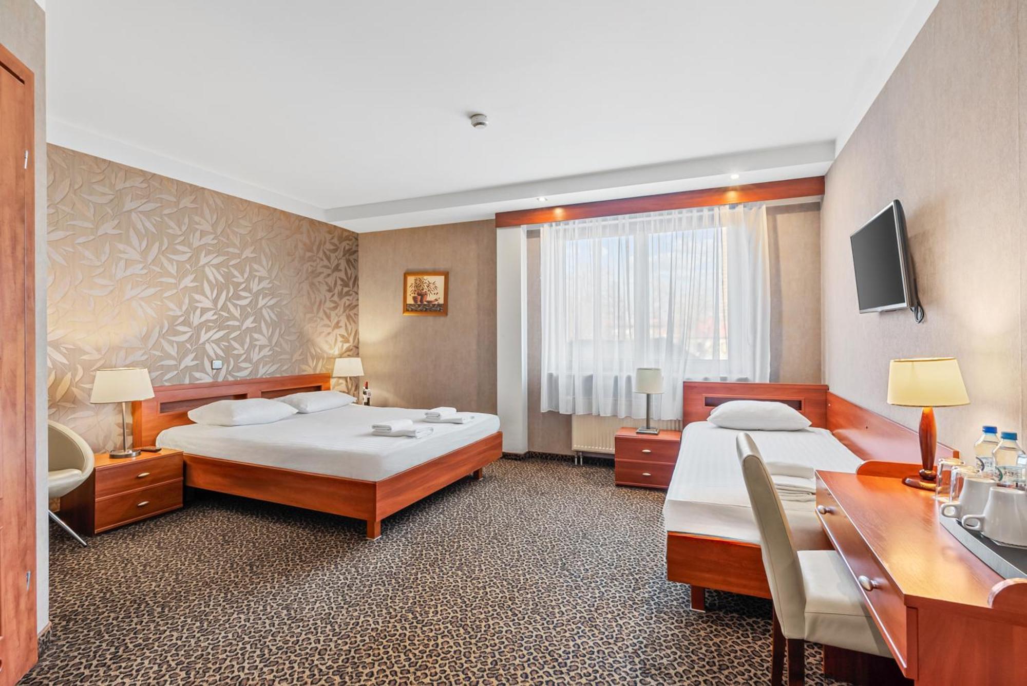 Hotel Diament Vacanza Katowice - Siemianowice Семяновице-Слёнске Экстерьер фото